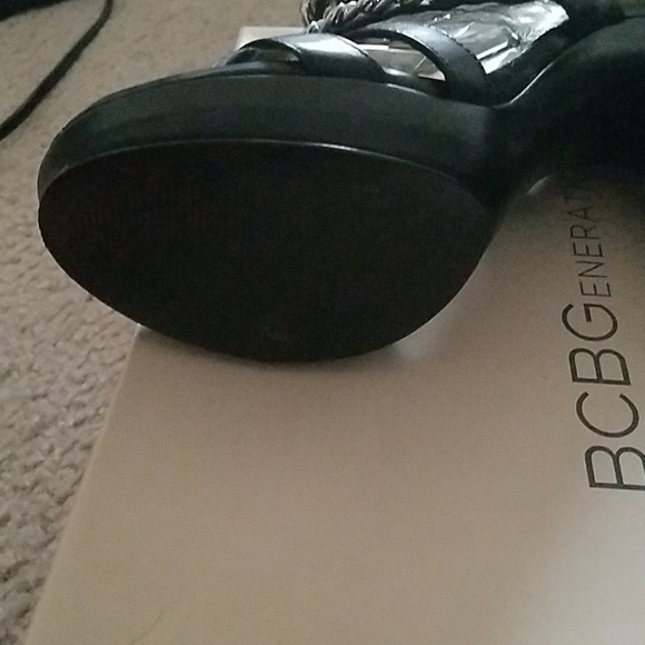 Black chain heels, great condition, worn once - Picture 5 of 6